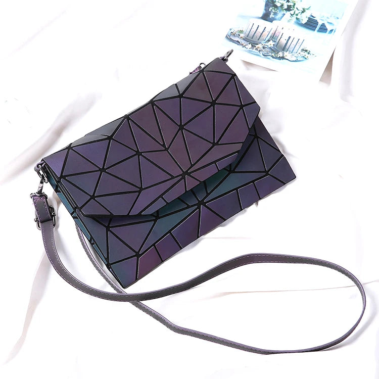 aliwood Envelope Luminous bag Women Shoulder bag Brand Geometry Clutch Chain Females Crossbody Bags Noctilucent Quilted Handbags