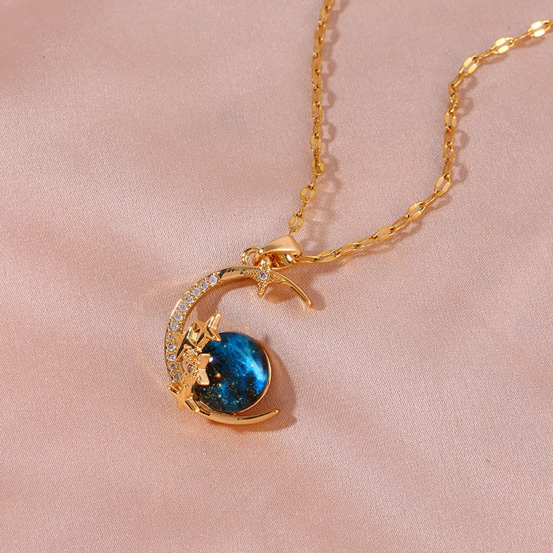 Fashionable Y2K Blue Planet Star Pendant Necklace Gives Women A Sense of Luxury and Niche Design