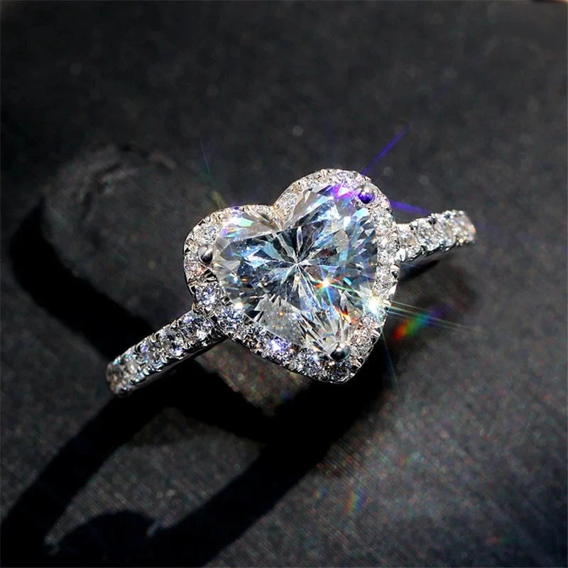 Luxury Silver Color Heart Ring for Women Exquisite Fashion Metal Inlaid White Zircon Stones Wedding Ring Engagement Jewelry