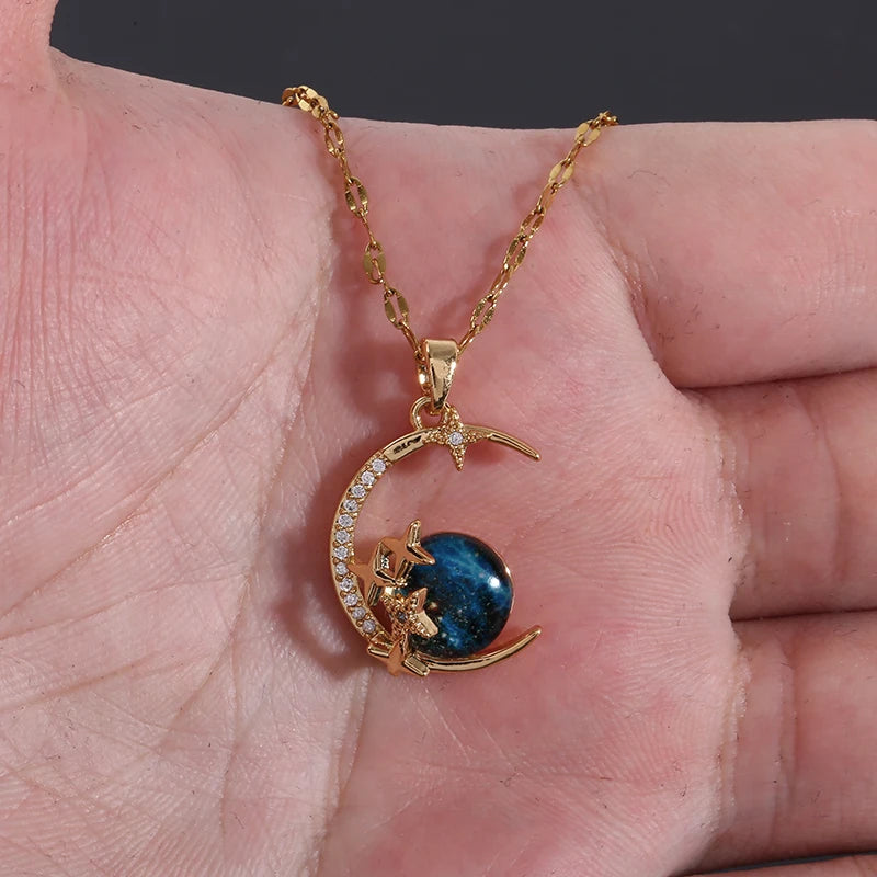 Fashionable Y2K Blue Planet Star Pendant Necklace Gives Women A Sense of Luxury and Niche Design