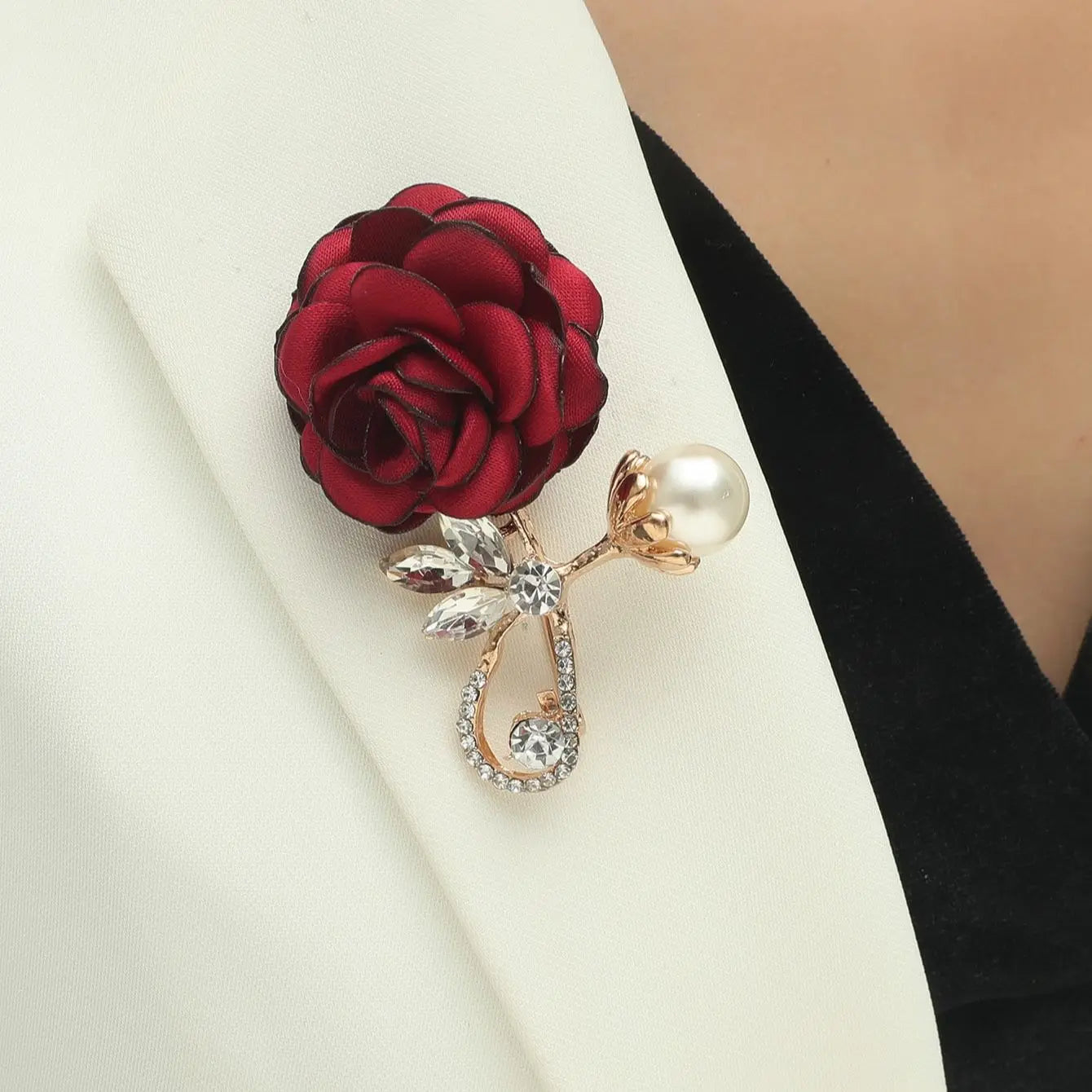 1 Simple High-quality Red Rose Cloth Flowers Imitation Pearl Crystal Brooch Lady Fashion Single Holiday Travel Ball Brooch