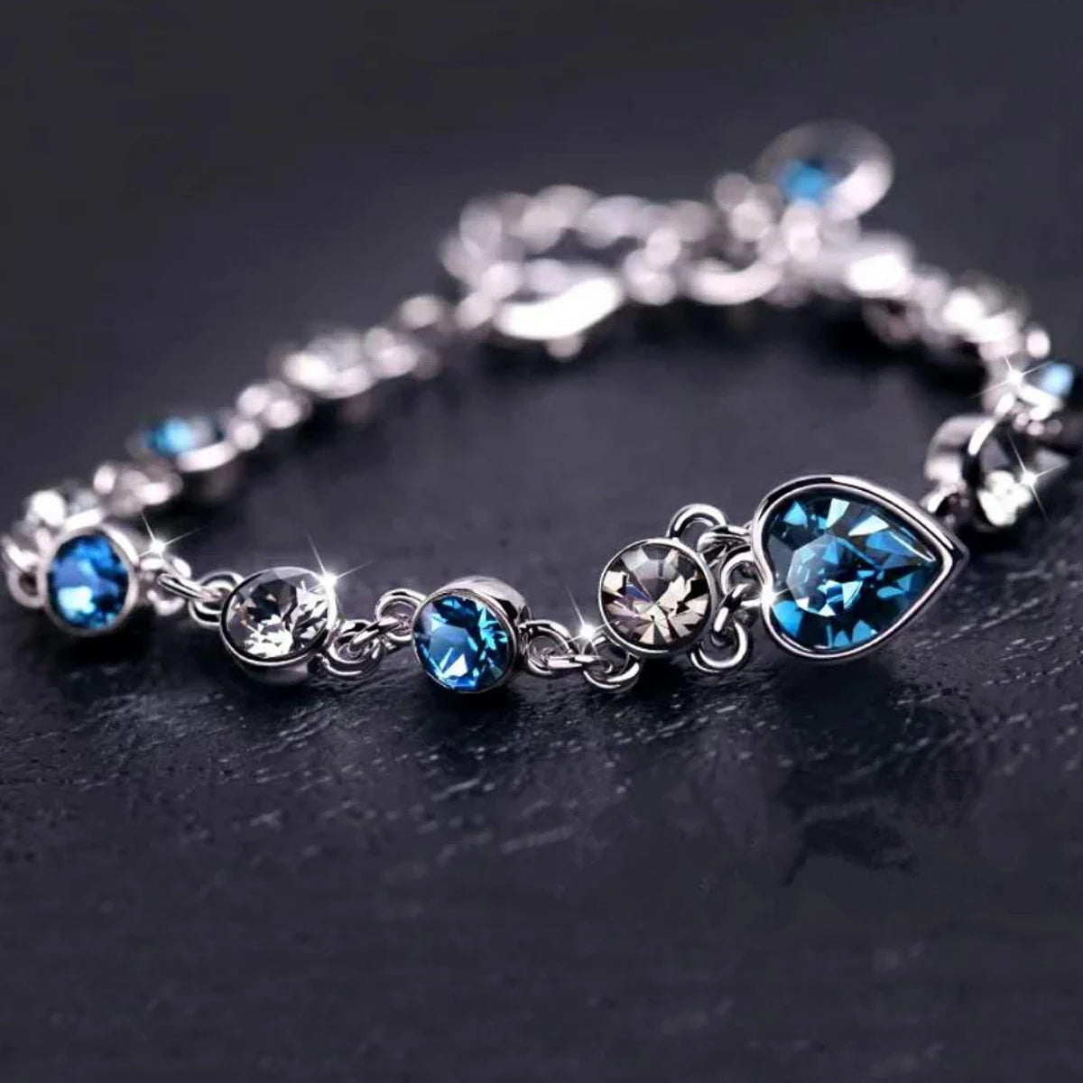 Women Silver Color Lucky Bracelet Female Blue Crystal Heart Charm Pulseras Bracelet Bridal Wedding Engagement Fine Jewelry Gift