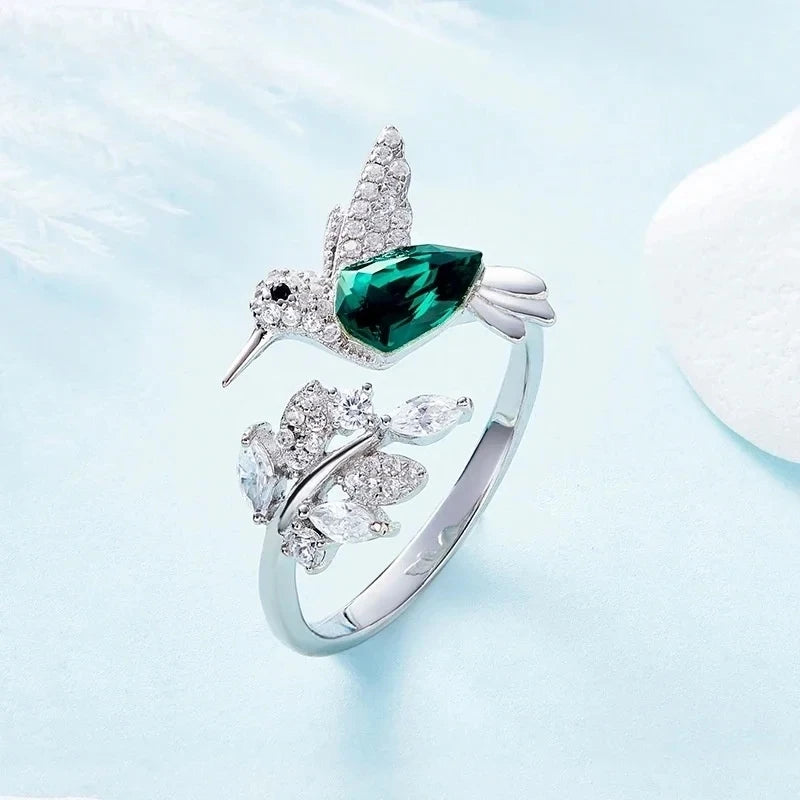 Fashionable hot selling new product, niche design, green hummingbird ring with adjustable opening