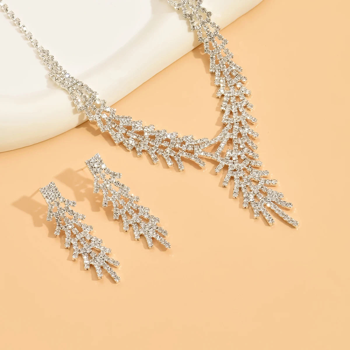 3 Pieces of WOMEN'S Trendy Claw Chain Series Leaf Earrings Necklace Jewelry Set, Wedding Banquet Party Holiday Gifts 1699