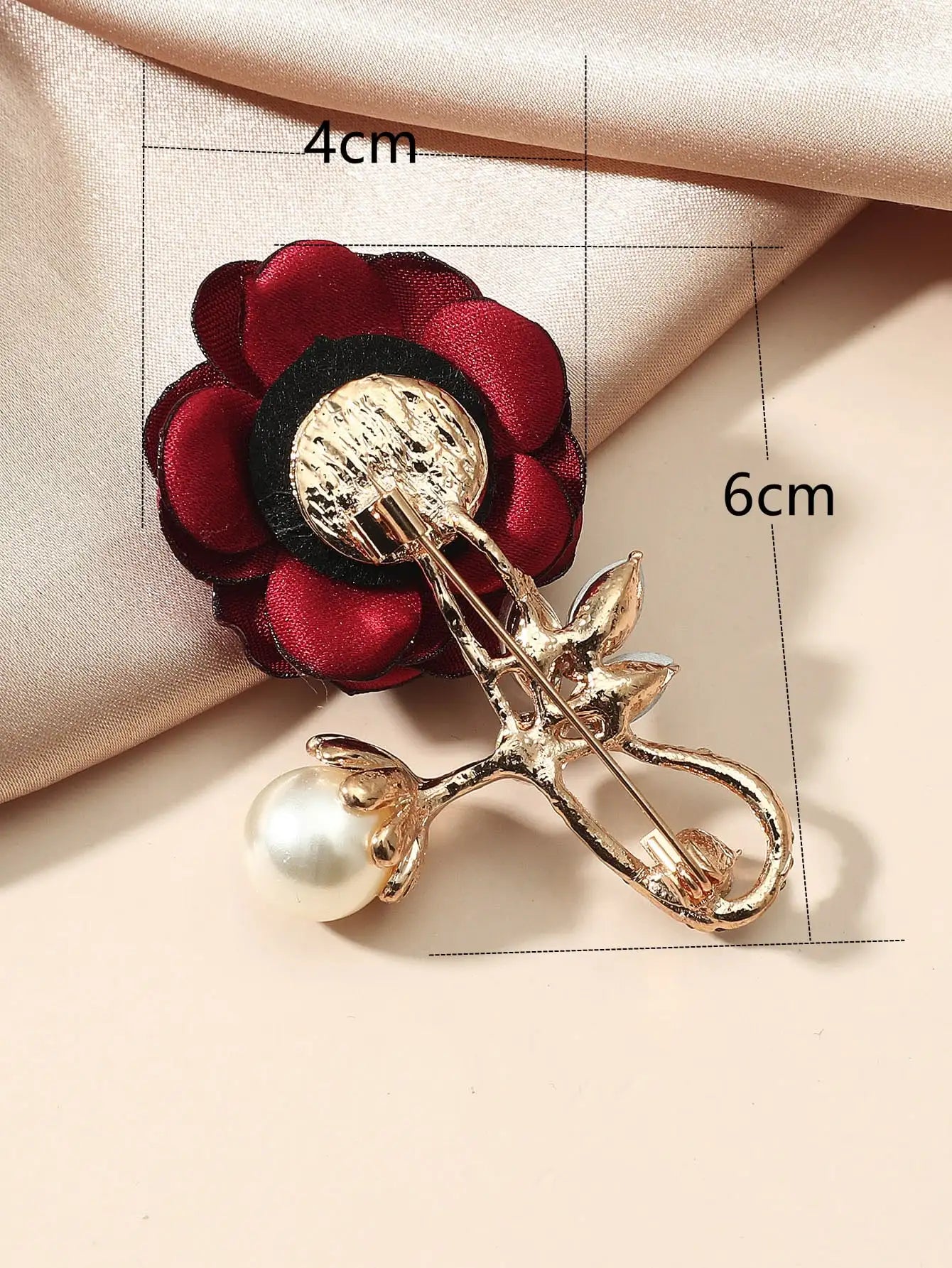 1 Simple High-quality Red Rose Cloth Flowers Imitation Pearl Crystal Brooch Lady Fashion Single Holiday Travel Ball Brooch