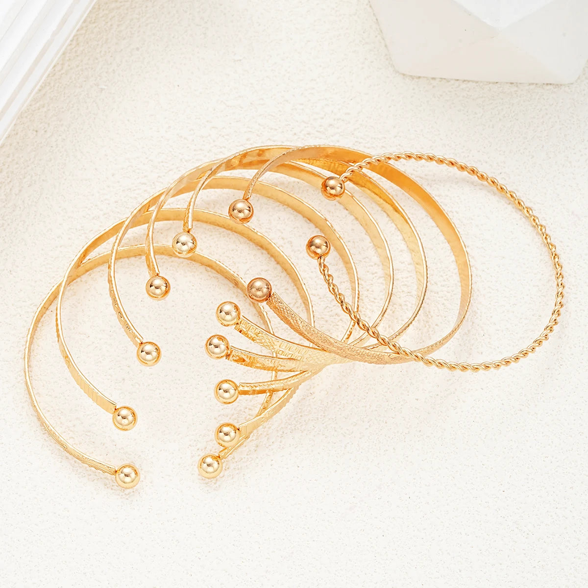 7 Pcs/Set Punk Gold Color Bracelets for Women Streetwear Goth Heart Prints Metal Design Open Bangle Fashion Jewelry Gifts 2024